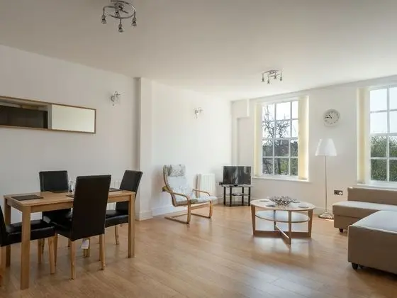 Luxurious 2 Bed Apartment in Central Bedford - Oda Düzeni