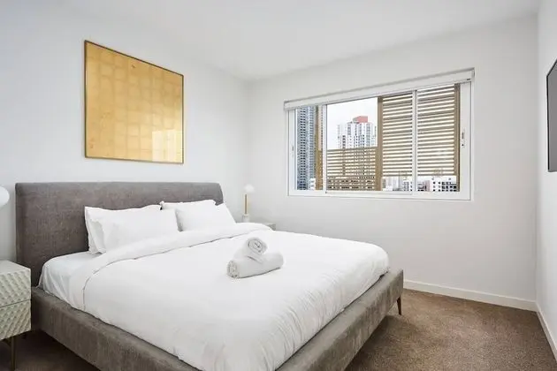 Luxurious 2bed 2bath APT With Parking@southport - Oda