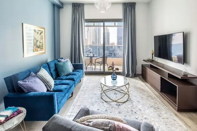 Luxurious 2BR w/ Stunning Marina Views - Minutes From Dubai Metro & Tram!