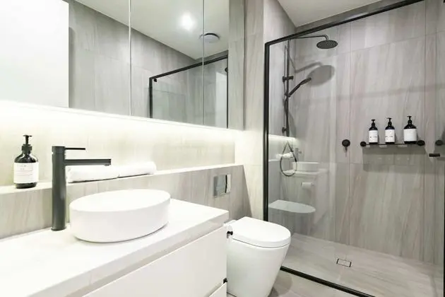 Luxurious 3 Bedroom Home Near Chadstone With Parking - Banyo Tipleri