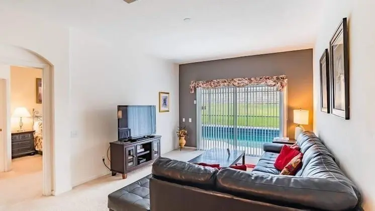 Luxurious 4 Bedroom 2 Bath Kissimmee Pool Home