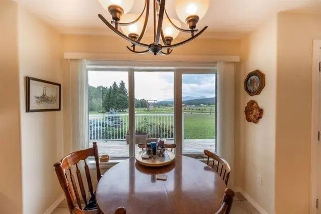 LUXURIOUS 5-Br Acreage | Year-Round Heated Pool & HotTub | Mtn View | Pool Table - Oda
