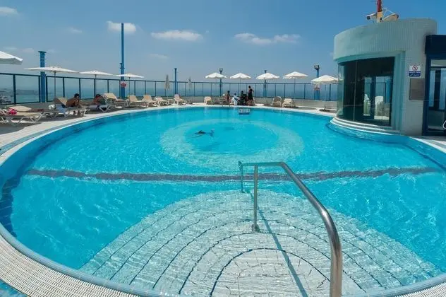 Luxurious 90sqm 2BR Beach Front - Havuz