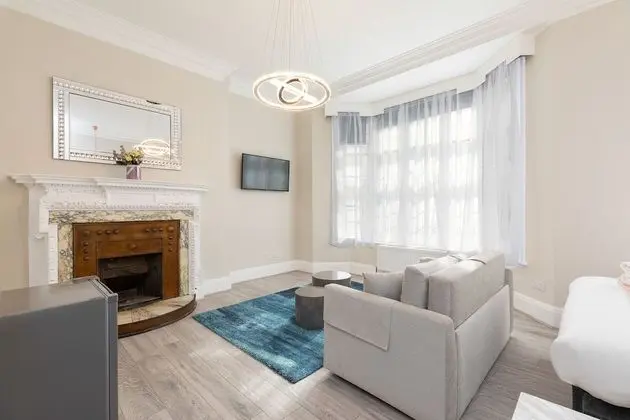 Luxurious Air Conditioned Apt High Street Kensington - Bar