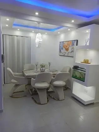 Luxurious Apartment 4to Level With Security Camera