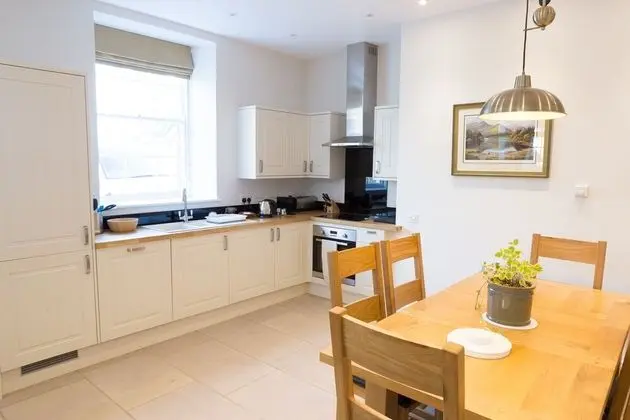 Luxurious Apartment in a Grade II 'listed Estate' - Mutfak
