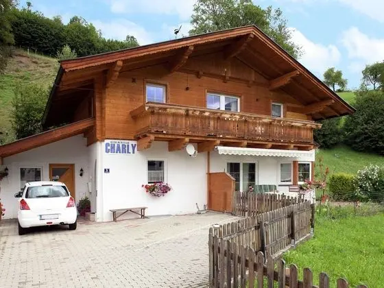 Luxurious Apartment in Brixen im Thale Tyrol With Balcony - Dış Mekan