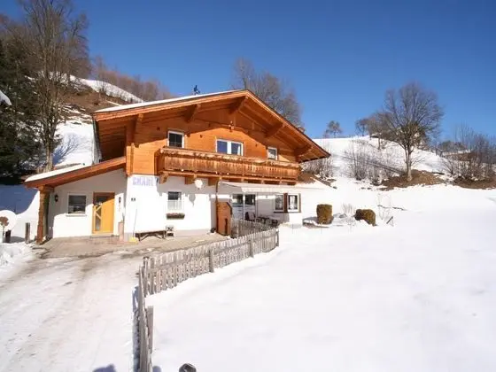 Luxurious Apartment in Brixen im Thale Tyrol With Balcony - Öne Çıkan Resim