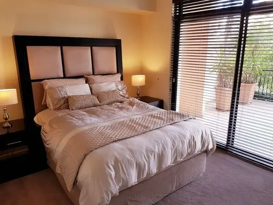Luxurious Apartment in Century City - Oda