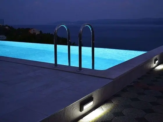 Luxurious Apartment in Dalmatia Near the Sea - Havuz