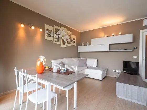 Luxurious Apartment in Marone Overlooking Lake Iseo - Yerinde Yemek