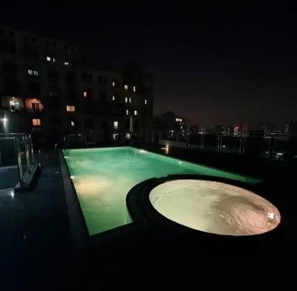 Luxurious Apartment Near Dubai Downtown, UAE - Havuz
