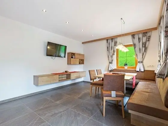 Luxurious Apartment in Salzburg With Ski Boot Heaters - Öne Çıkan Resim