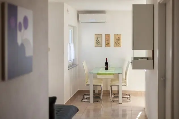 Luxurious Apartment in Sveti Vid-miholjice With Terrace - Yerinde Yemek