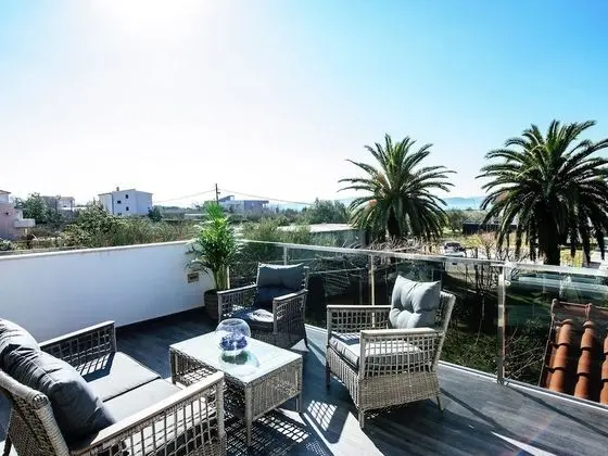 Luxurious Apartment in Zadar With Garden - Dış Mekan