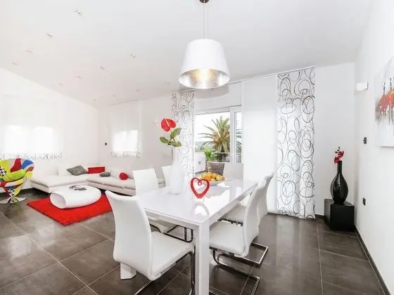 Luxurious Apartment in Zadar With Garden - Yerinde Yemek