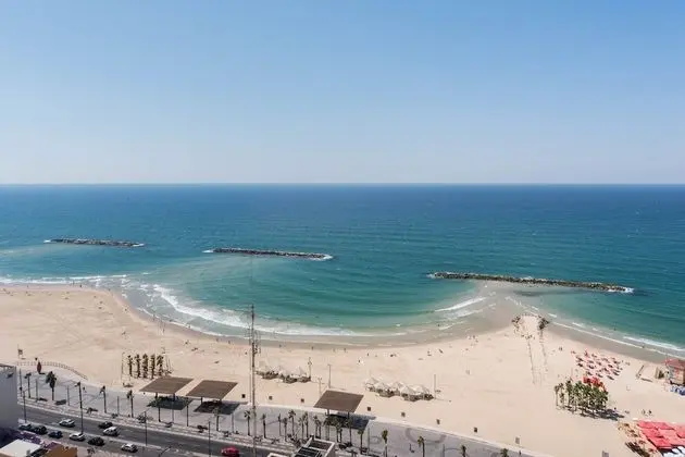 Luxurious Apt W Panoramic Sea View - 75m
