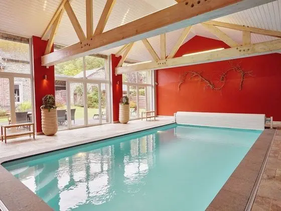 Luxurious, Beautiful Holiday Villa for a Large Group of People With an Indoor Pool and Sauna - Dış Mekan