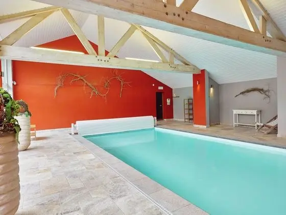 Luxurious, Beautiful Holiday Villa for a Large Group of People With an Indoor Pool and Sauna - Havuz