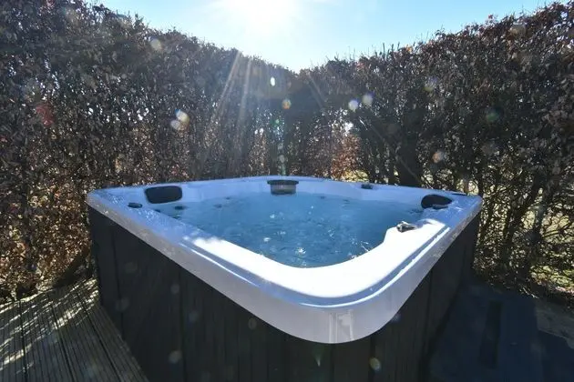 Luxurious Bungalow in Bullange with Hot Tub - Havuz