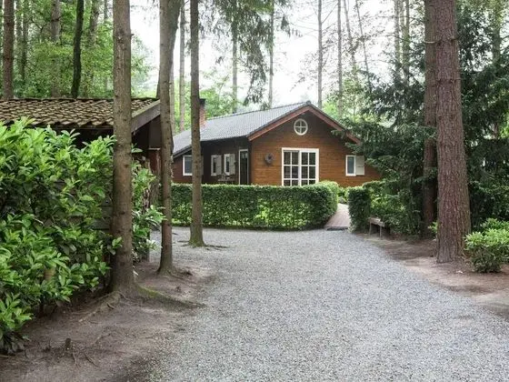 Luxurious Chalet in Oud-turnhout With Large Garden - Dış Mekan