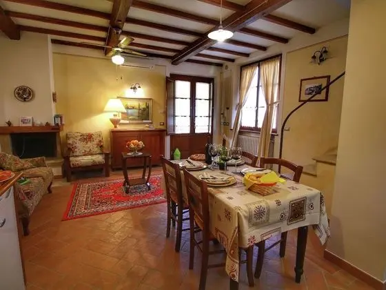 Luxurious Cottage in Lucignano With Pool - Yerinde Yemek