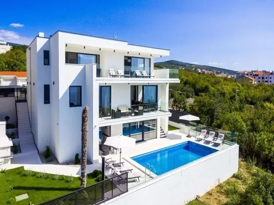 Luxurious Villa in Crikvenica With Wellness Spa - Dış Mekan