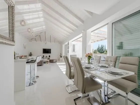 Luxurious Villa in Debeljak With Swimming Pool