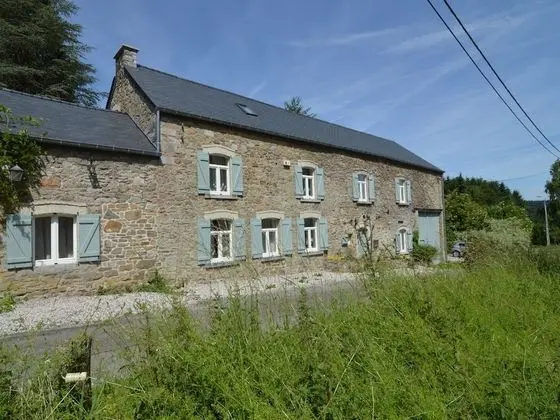 Luxurious Farmhouse Near Forest in Anhee