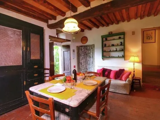 Luxurious Farmhouse in Rufina With Terrace - Yerinde Yemek