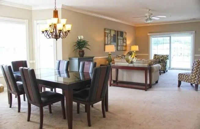Luxurious Golf Villa Near Broadway at the Beach - Mutfak