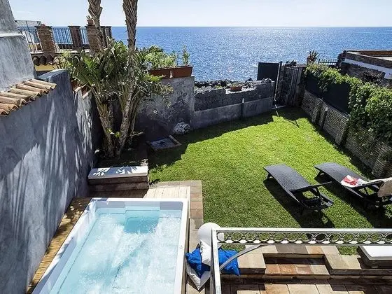 Luxurious Holiday Home in Acireale with Hot Tub