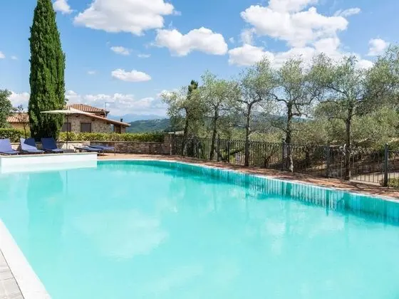 Luxurious Holiday Home in Collazzone With Swimming Pool - Öne Çıkan Resim