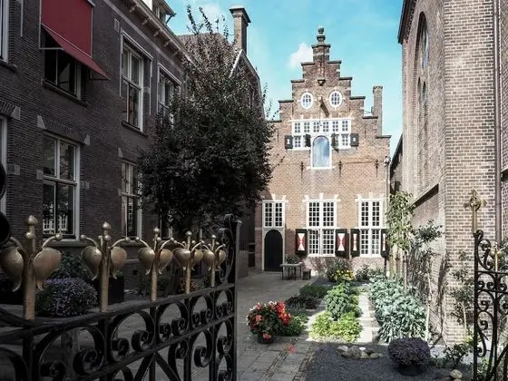 Luxurious Holiday Home in Enkhuizen With Parking