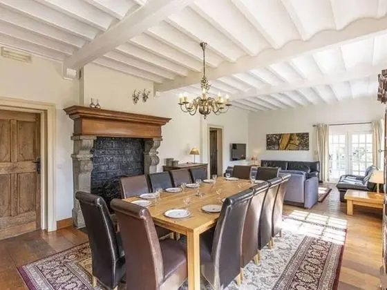 Luxurious Holiday Home in Érezée with Hot Tub - Yerinde Yemek