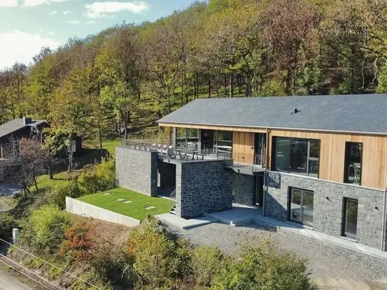 Luxurious Holiday Home With Indoor Pool and a Unique View Over the Valley - Dış Mekan