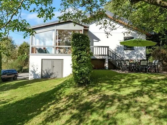 Luxurious Holiday Home in Malmedy With Sauna - Dış Mekan
