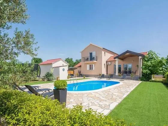 Luxurious Holiday Home in Policnik With Swimming Pool - Havuz