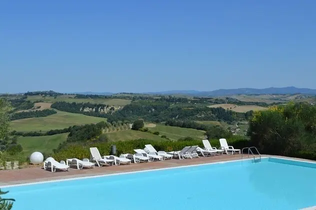 Luxurious Holiday Home With Private Patio, Tuscany, With Panoramic Swimming poo