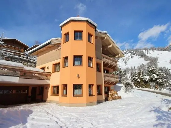 Luxurious Holiday Home in Saalbach-hinterglemm With Sauna - Dış Mekan