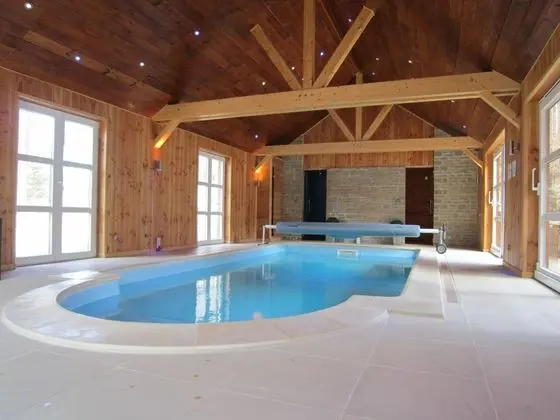 Luxurious Holiday Home in Stoumont With Swimming Pool - Havuz