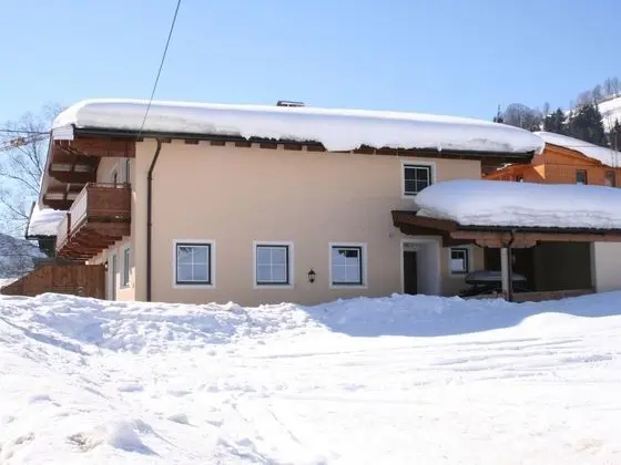 Luxurious Holiday Home in Tyrol Austria With Terrace - Dış Mekan