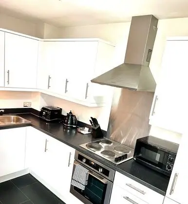 Luxurious Hub MK City Apartment- With Free Underground Parking - Mülk Olanakları