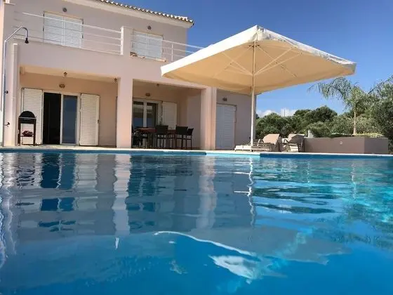 Luxurious Villa in Kamaria Peloponnese With Swimming Pool - Dış Mekan