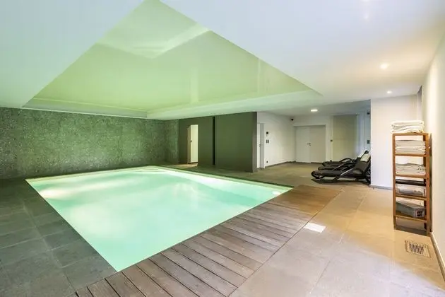 Luxurious Villa in Malmedy With Indoor Swimming Pool - Havuz