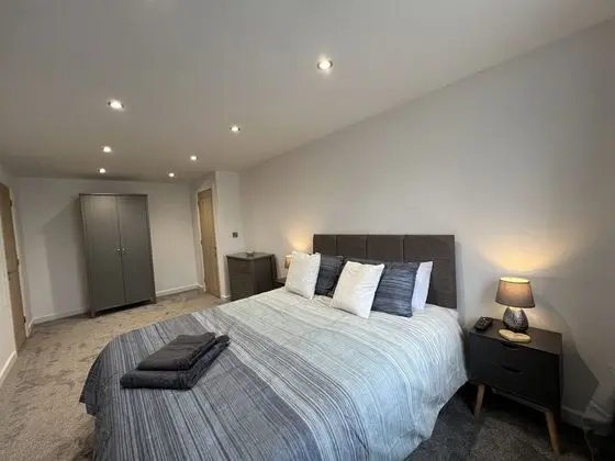 Luxurious Modern 2 Bedroom Bungalow Private Garden