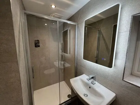 Luxurious Modern 2 Bedroom Bungalow Private Garden - Banyo Tipleri