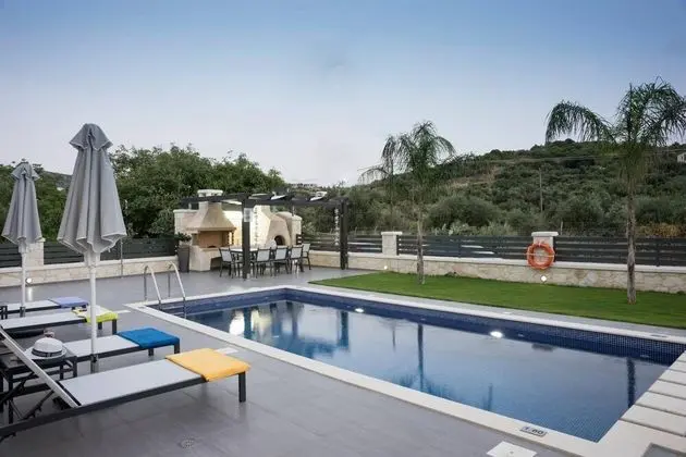 Luxurious Modern Mansion With Private Pool and Sauna 200m From Beach - Oda