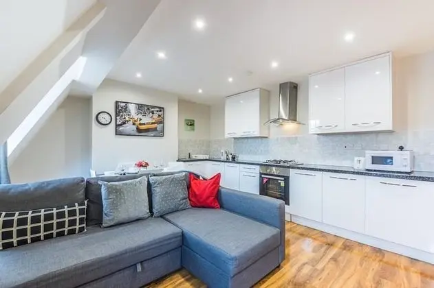 Luxurious Modern One Bedroom Apartment - Mutfak