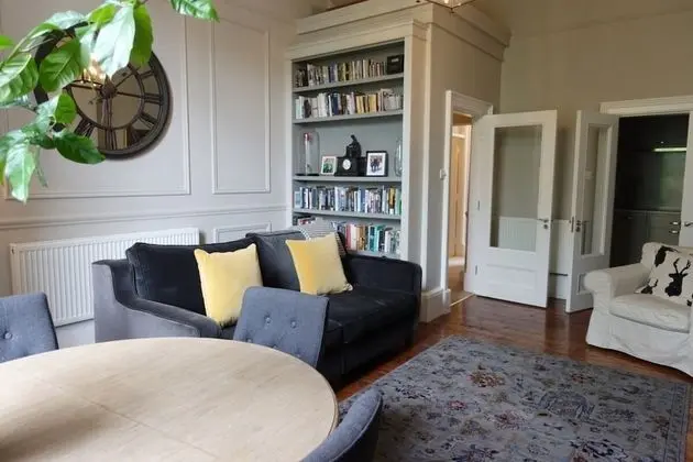 Luxurious Newly Renovated Apartment - Oda Düzeni